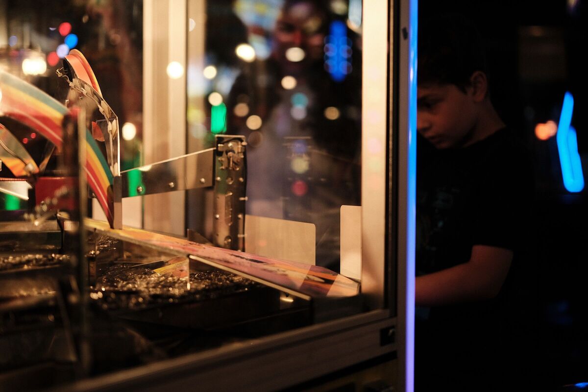 Claw Machine — Great Mall, Milpitas, CA, 2022. Shot on Fujifilm X-Pro3.