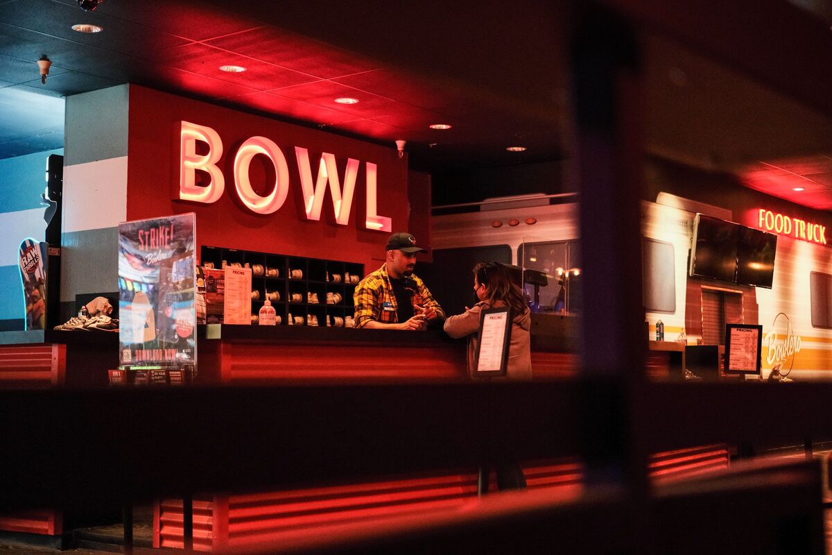 The Counter — Great Mall, Milpitas, CA, 2022. Shot on Fujifilm X-Pro3.